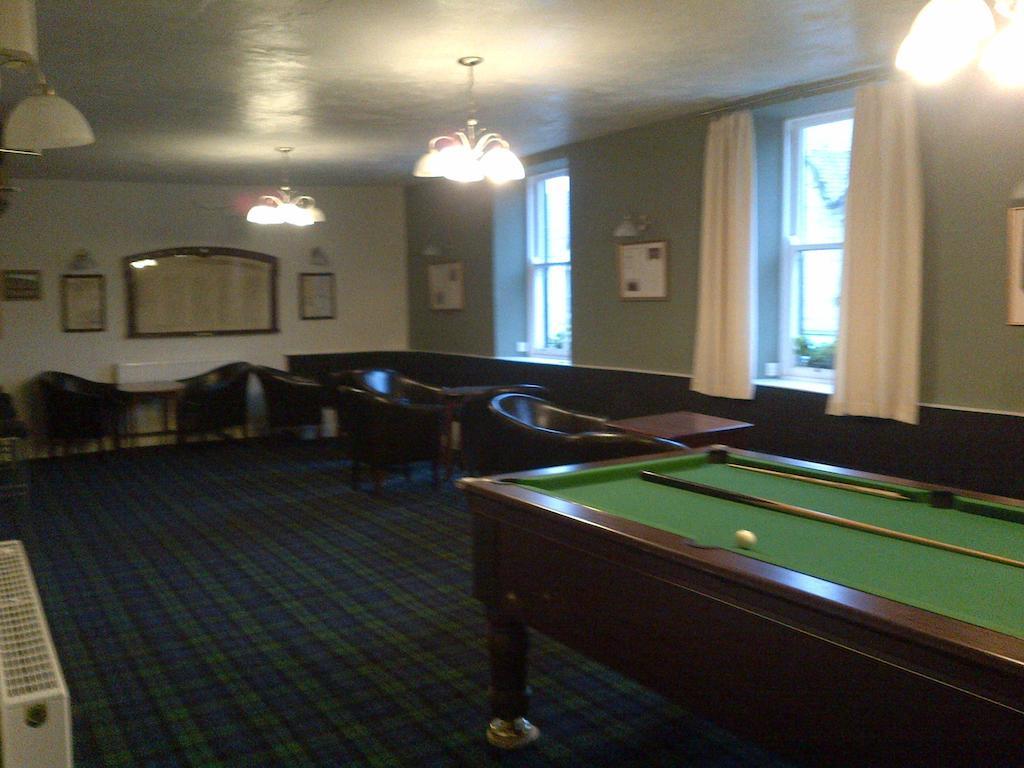 Crown Hotel Langholm Екстериор снимка
